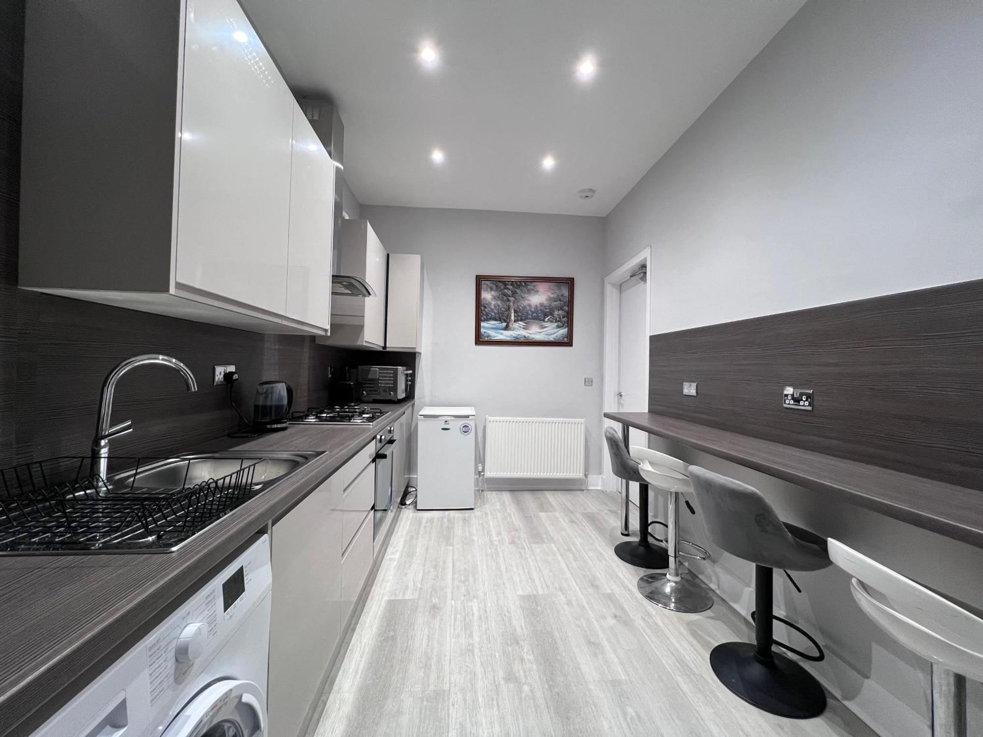 Lovely 4 Bedroom 2Nd Floor Walk Up Apartment Эдинбург Экстерьер фото
